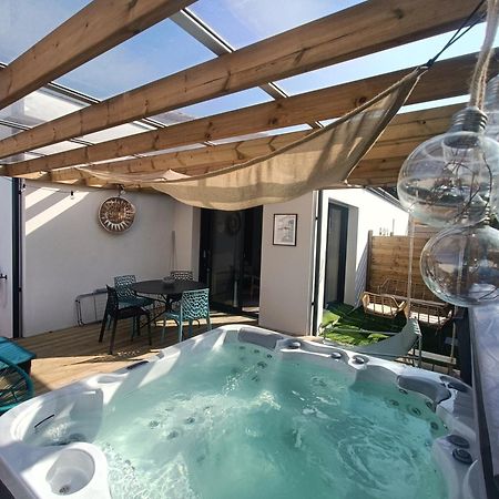 Apb Spa Locations Avec Jacuzzi Privatif サン・ジャン·ド・モン エクステリア 写真