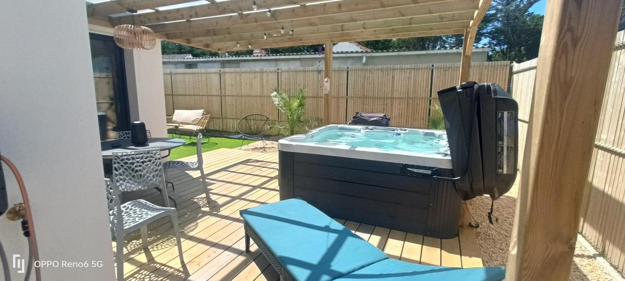 Apb Spa Locations Avec Jacuzzi Privatif サン・ジャン·ド・モン エクステリア 写真